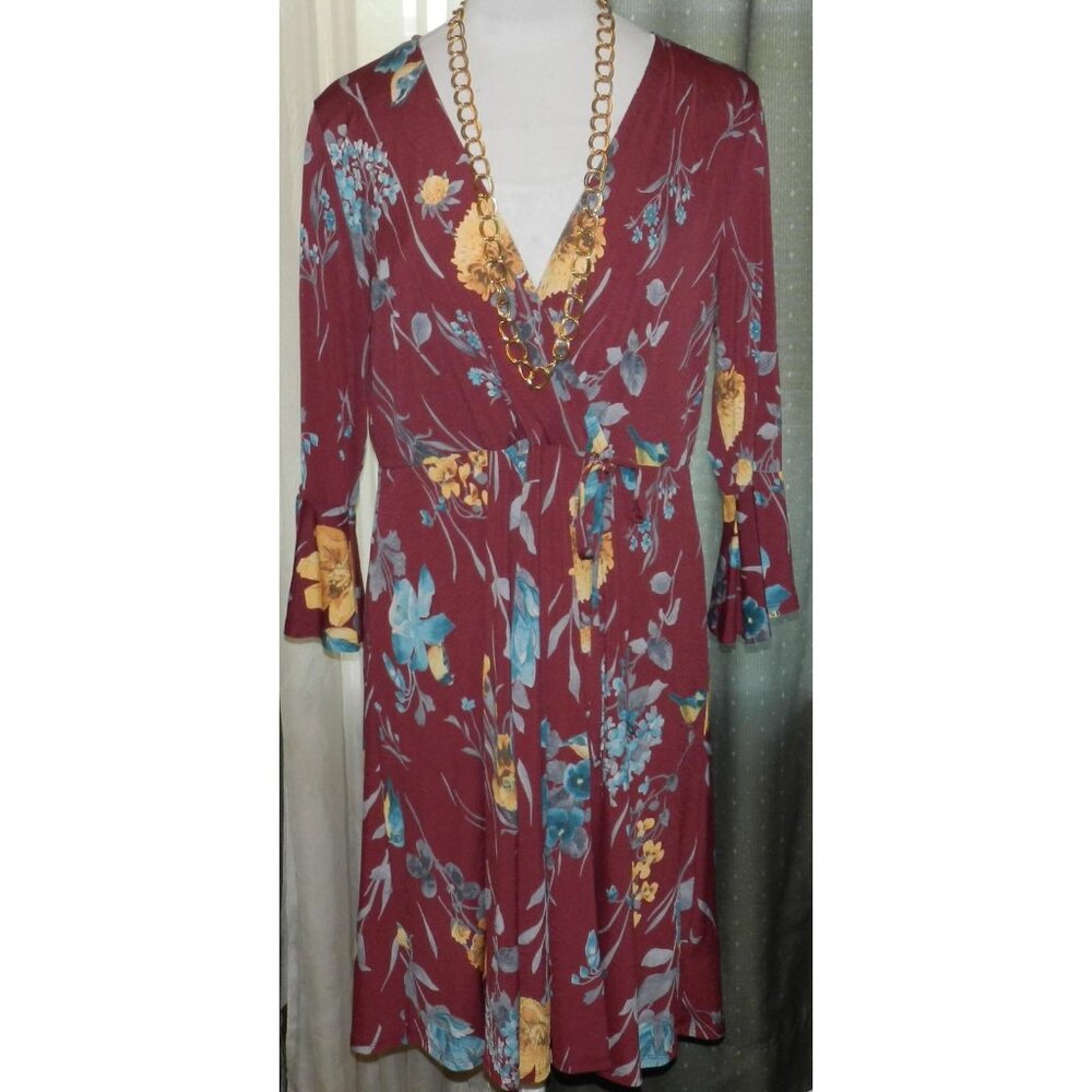 Misia NWT size 3X stretch blend burgundy floral dress bell cuffs tie in front
